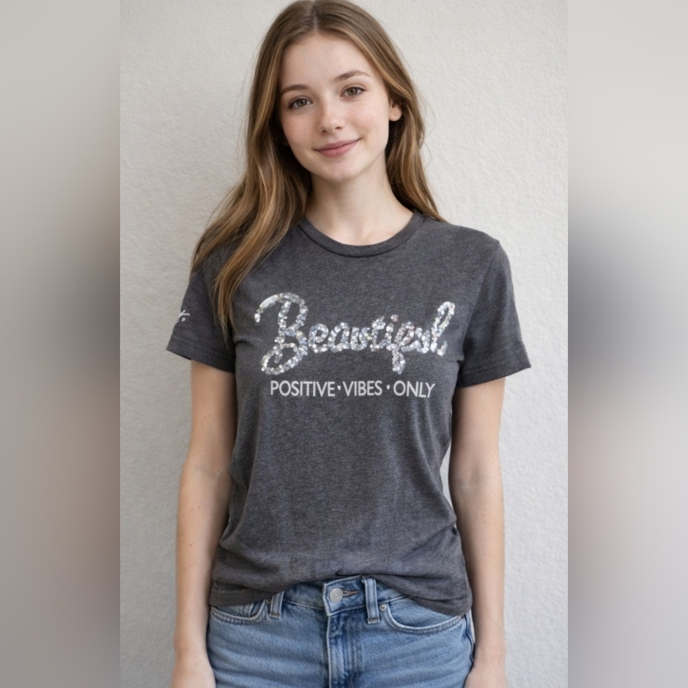 On Fire Distressed Heather Gray Short Sleeve Tee with Silver Sequins Size Large